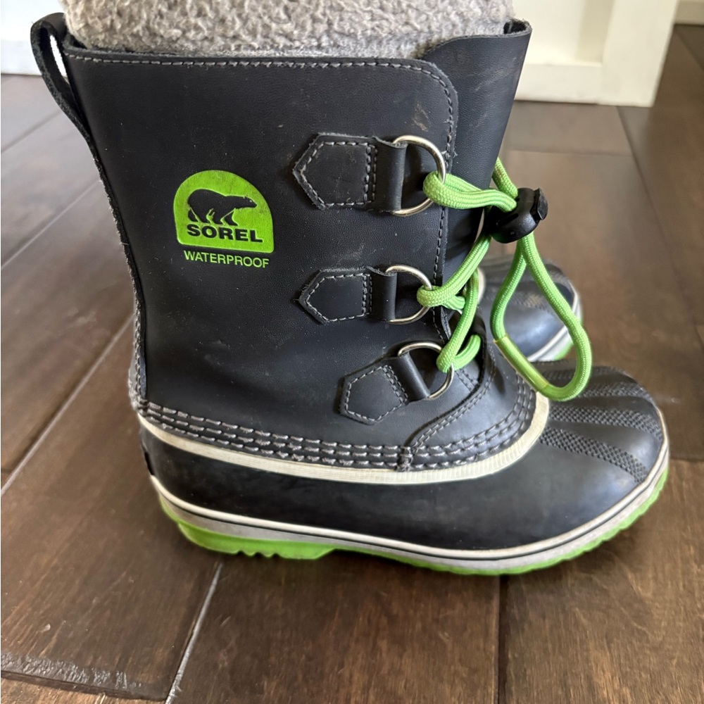 Sorel Kids Boots - Black with Green Accents